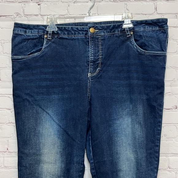 Universal Standard High Rise Dark Wash Jeans - Picture 2 of 15